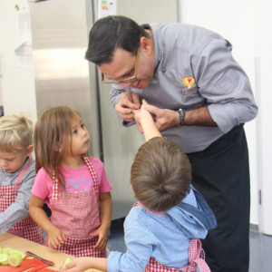 Koch Papa Corazón Jorge Gatell kocht mit Kindern